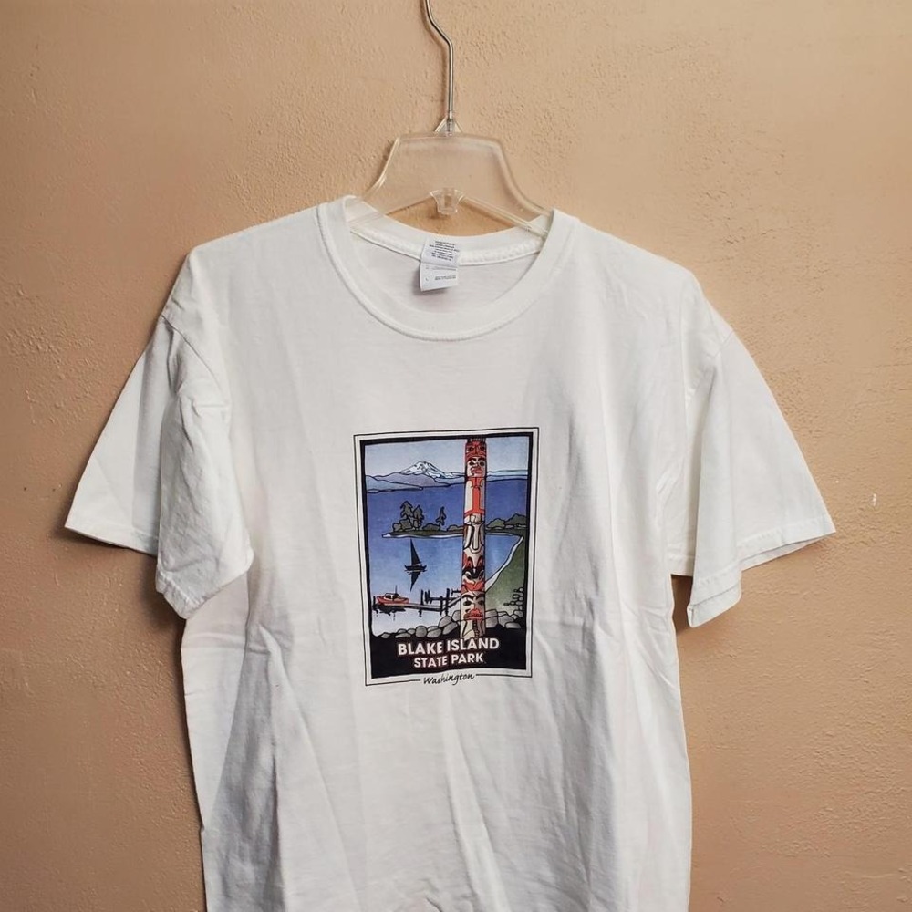 White vintage Blake Island State Park T-shirt